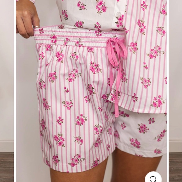 Peach Love California Striped Bouquet Pink Floral Shorts, Large - Picture 2 of 12
